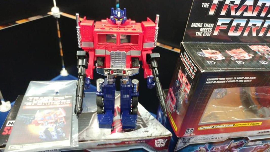 Transformers Walmart G1 Optiums Prime Reissue  (2 of 10)